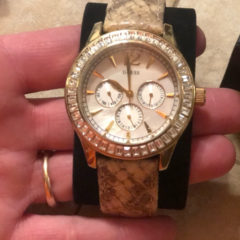 Guess Watch - Picture 5 of 5